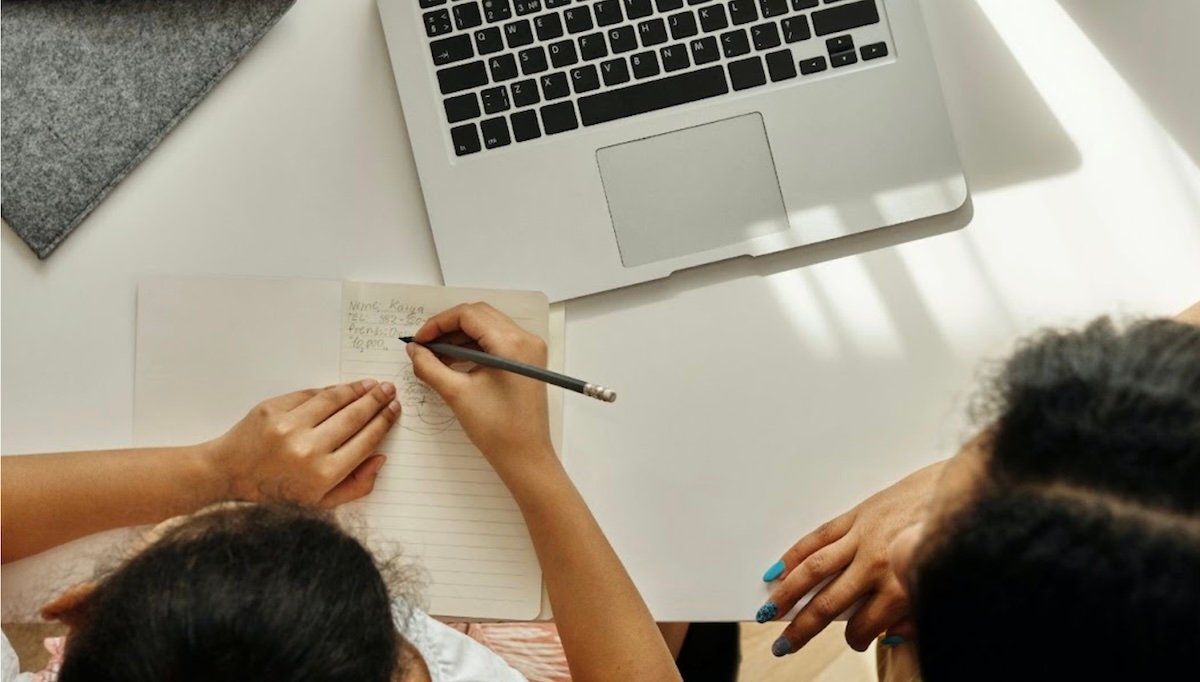 kegiatan menulis diary mampu bantu anak meluangkan perasaan